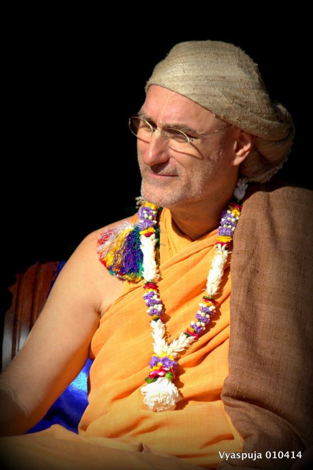 BhaktividyaPurnaMaharaja